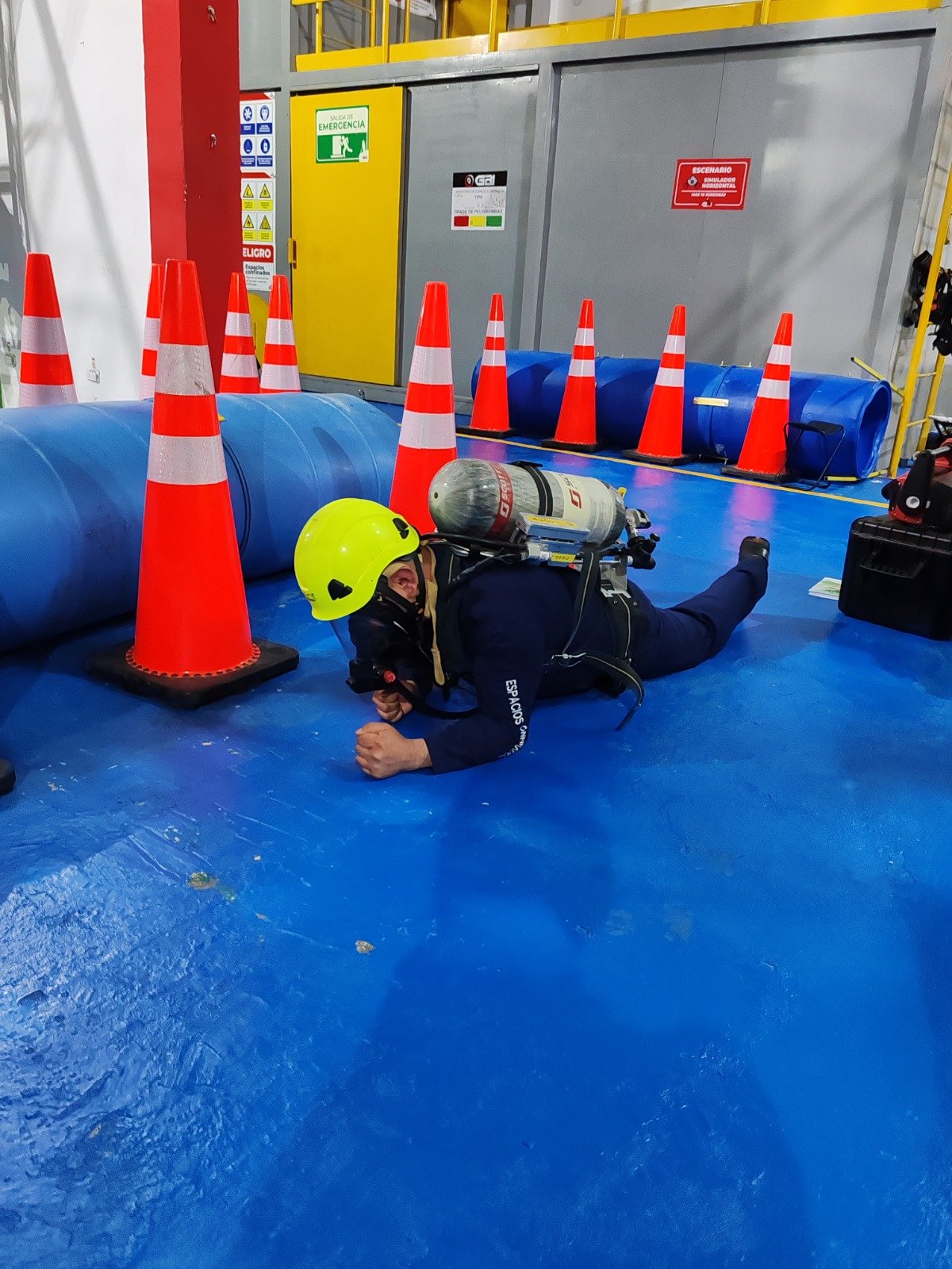 Práctica de desplazamiento en escenario de espacio confinado