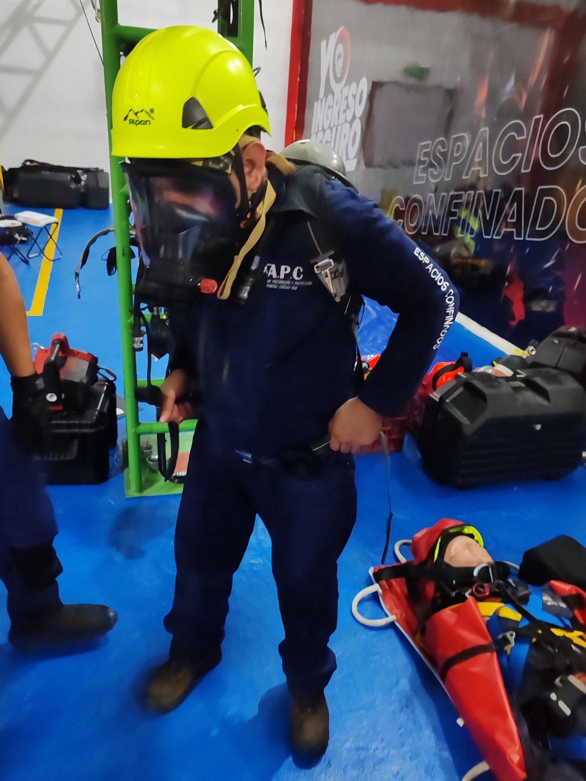 Ejercicio práctico de ingreso y seguridad en espacio confinado