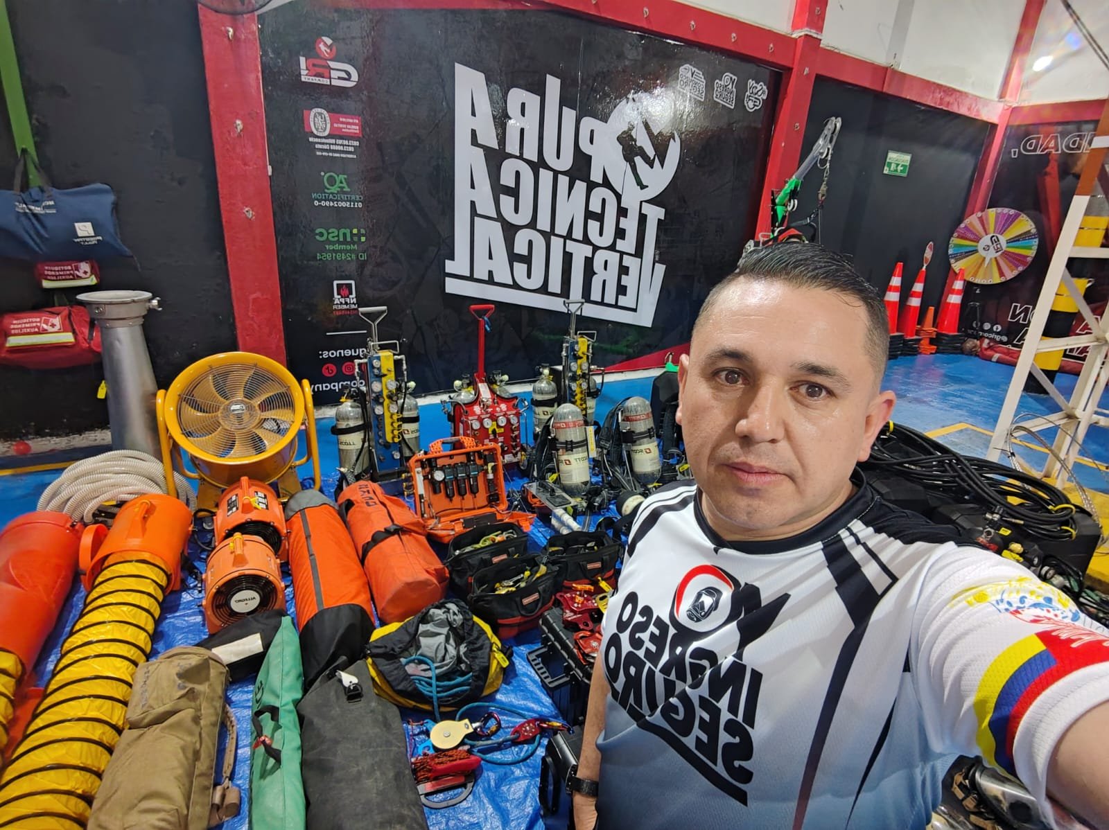 Equipo y herramientas para rescate en espacios confinados