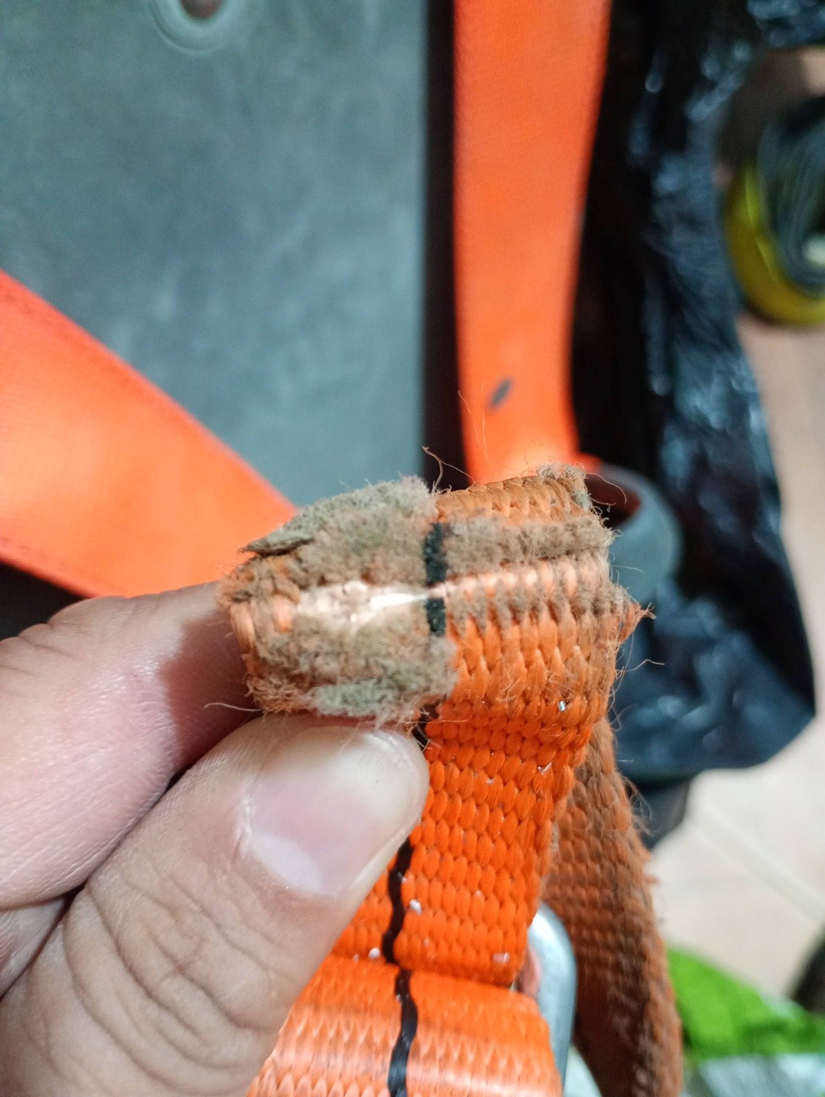 Inspección de desgaste en cinta de elemento de conexión