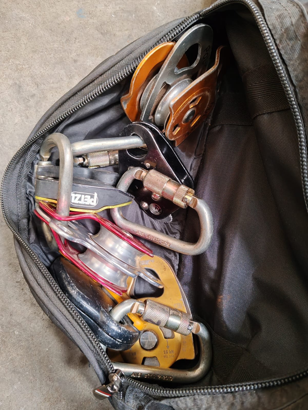 Inspección de conectores y dispositivos de seguridad