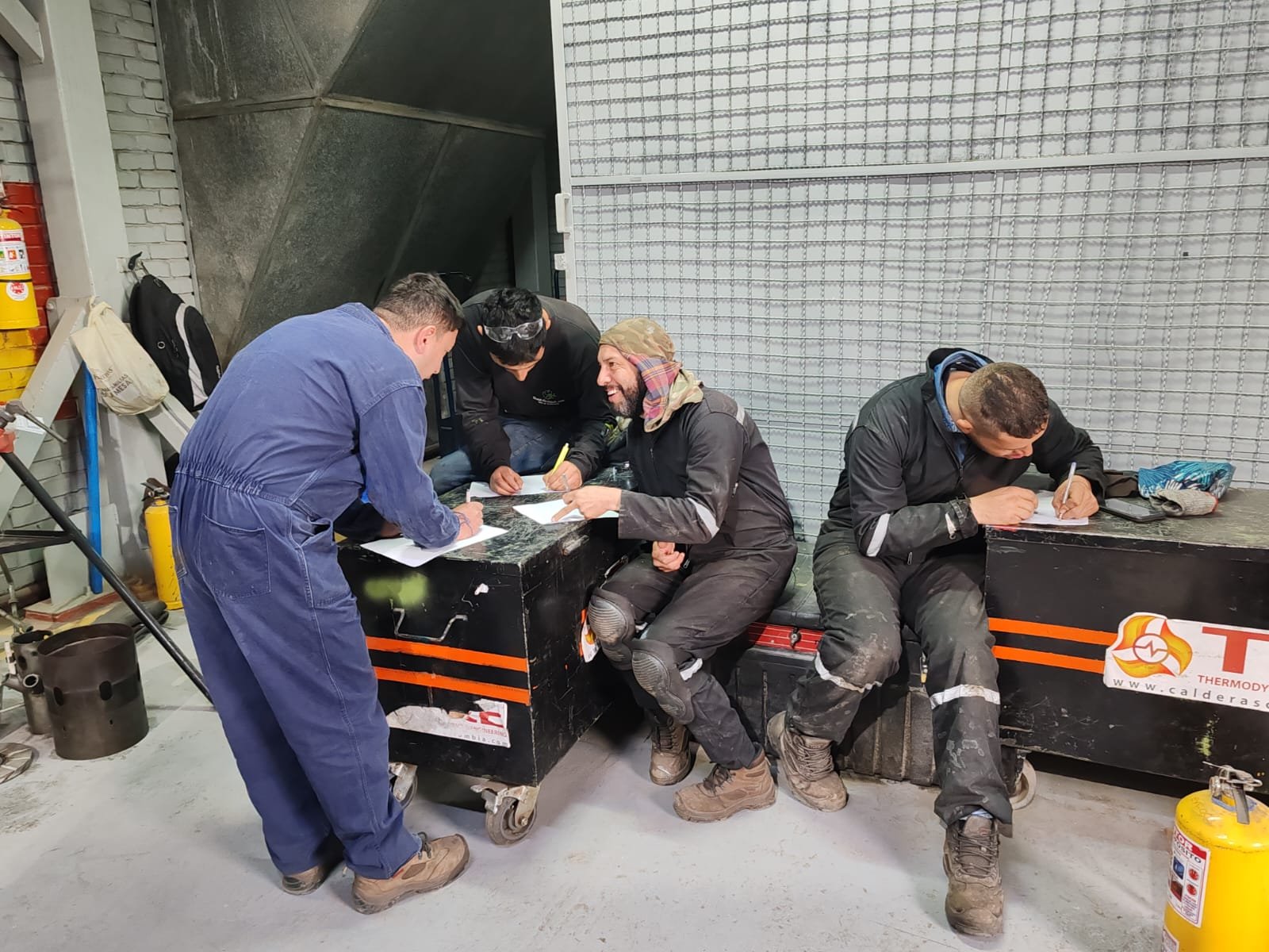Verificación y acompañamiento de seguridad al equipo de trabajo